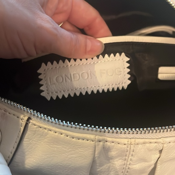 London Fog White Shoulder Bag - Picture 3 of 14